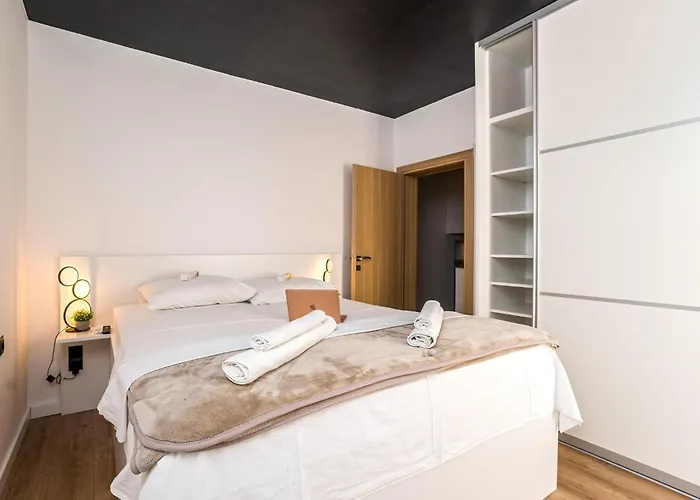 Front In Semesterbostad *