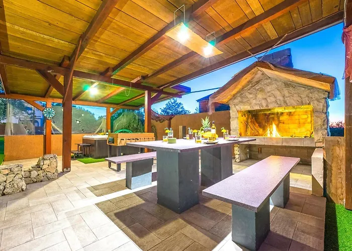 Semesterbostad Front In