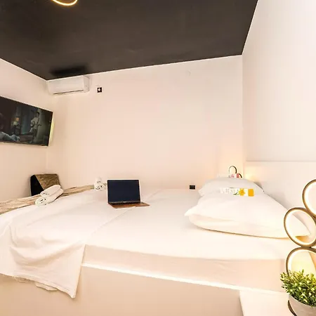 Front In Tatil Evi Vir