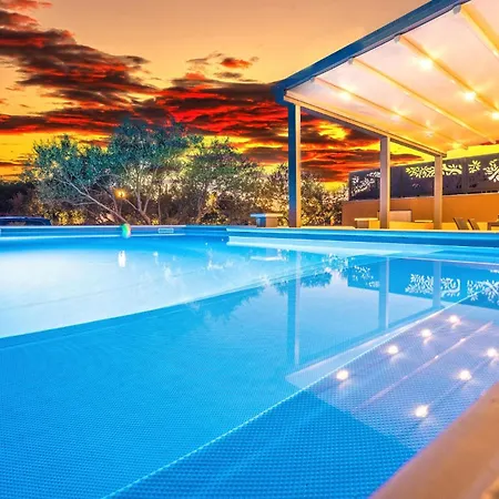 Front In 別荘 ヴィル