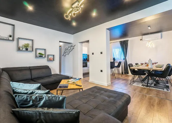 Дом отдыха Front In *