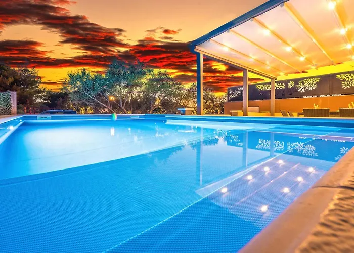 Front In Дом отдыха Вир